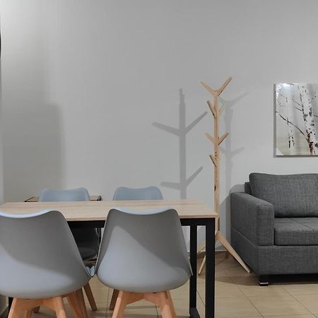 Rock & Roll 1 - Modern Apartment In Trikala Luaran gambar